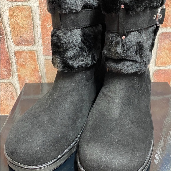 G by Guess Aussie Boots - Picture 2 of 8